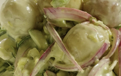 ENSALADA DE PAPAS MINI CON ESCABECHADO DE PEPINO